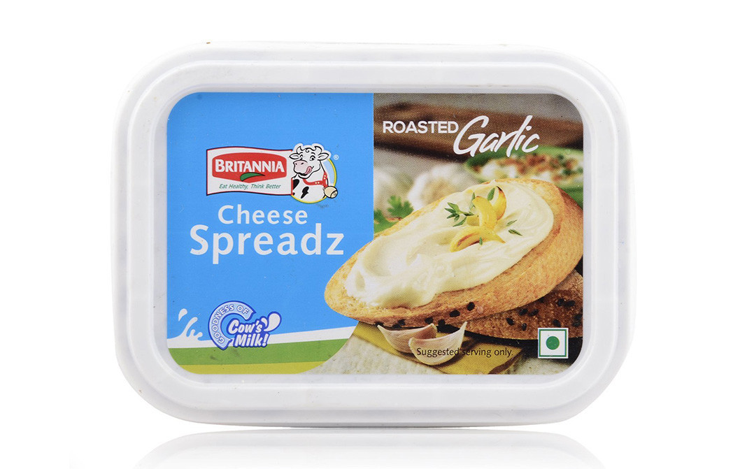 Britannia Cheese Spreadz, Roasted Garlic   Box  180 grams